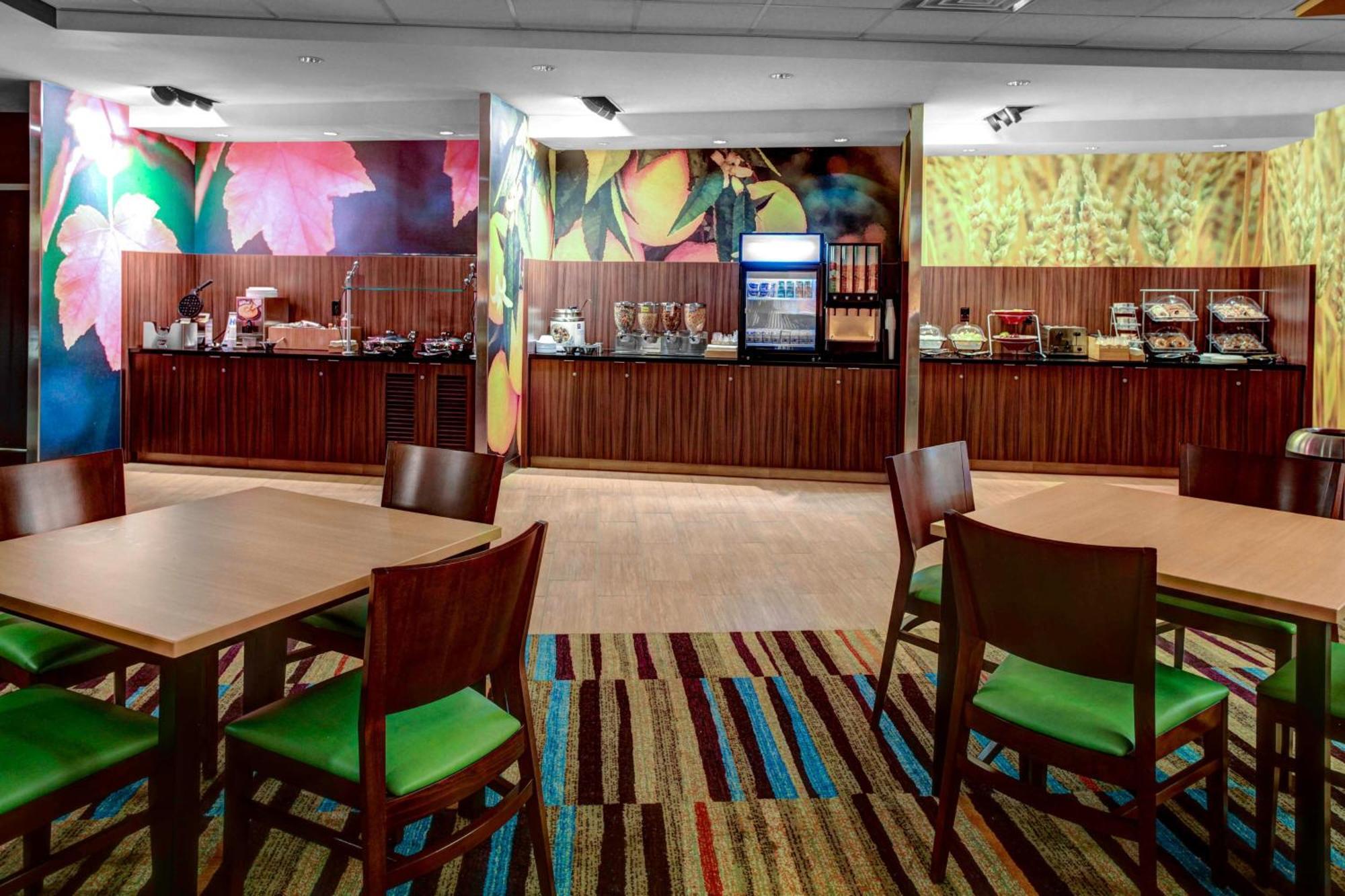 Fairfield Inn & Suites By Marriott Lansing At Eastwood Екстериор снимка