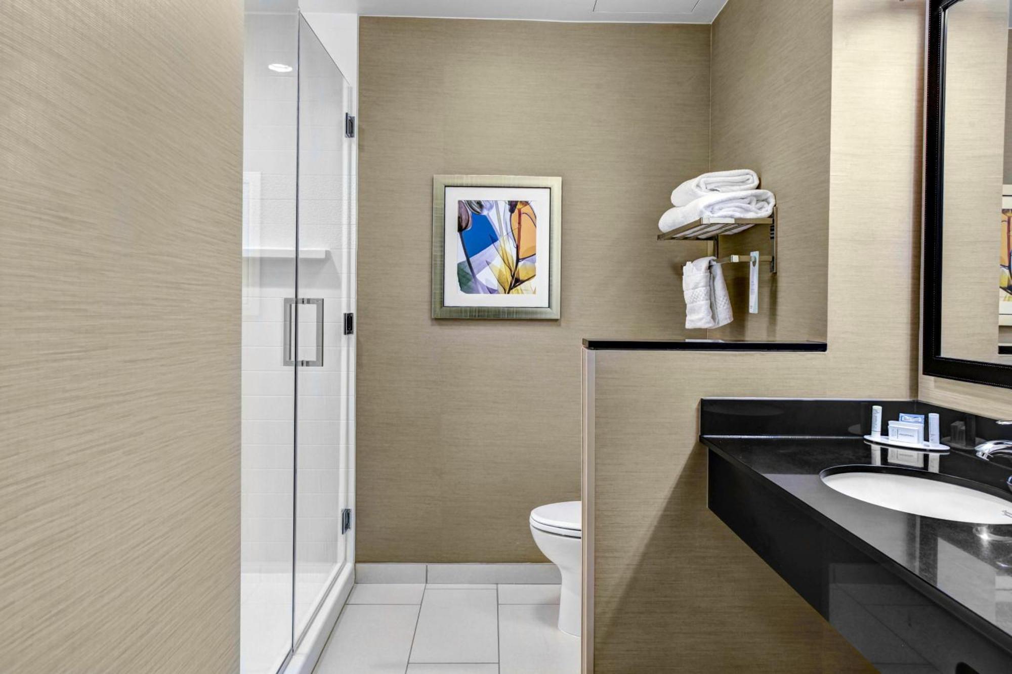 Fairfield Inn & Suites By Marriott Lansing At Eastwood Екстериор снимка