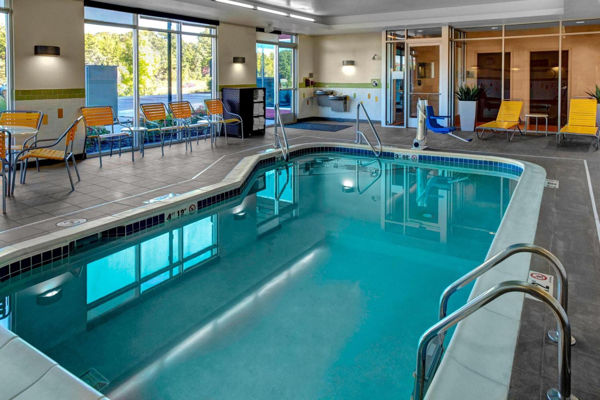 Fairfield Inn & Suites By Marriott Lansing At Eastwood Екстериор снимка