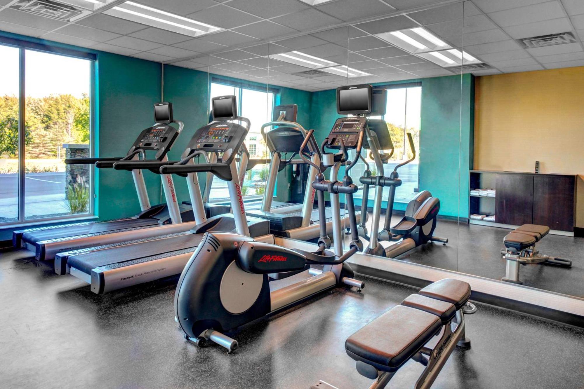 Fairfield Inn & Suites By Marriott Lansing At Eastwood Екстериор снимка