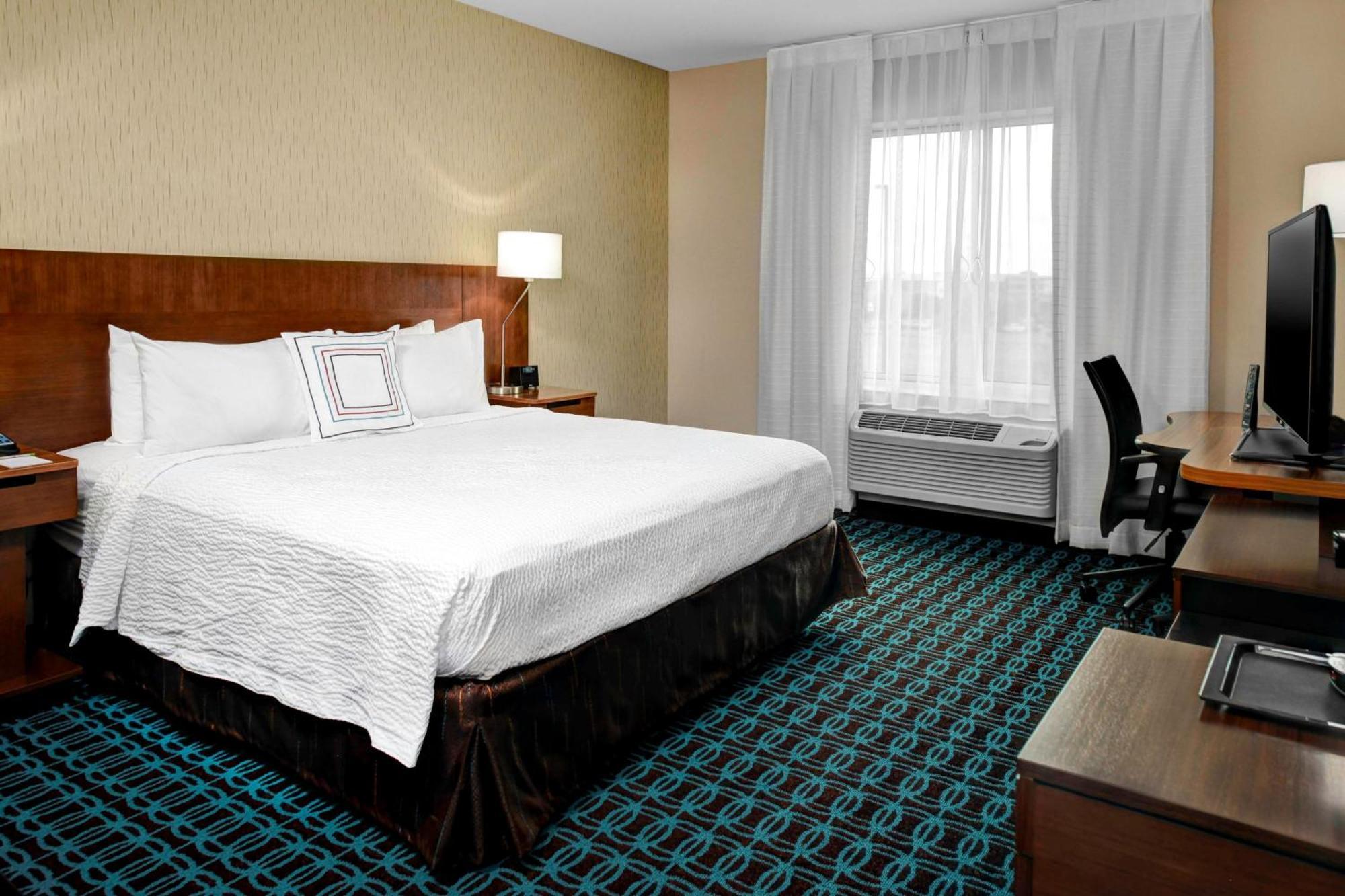 Fairfield Inn & Suites By Marriott Lansing At Eastwood Екстериор снимка