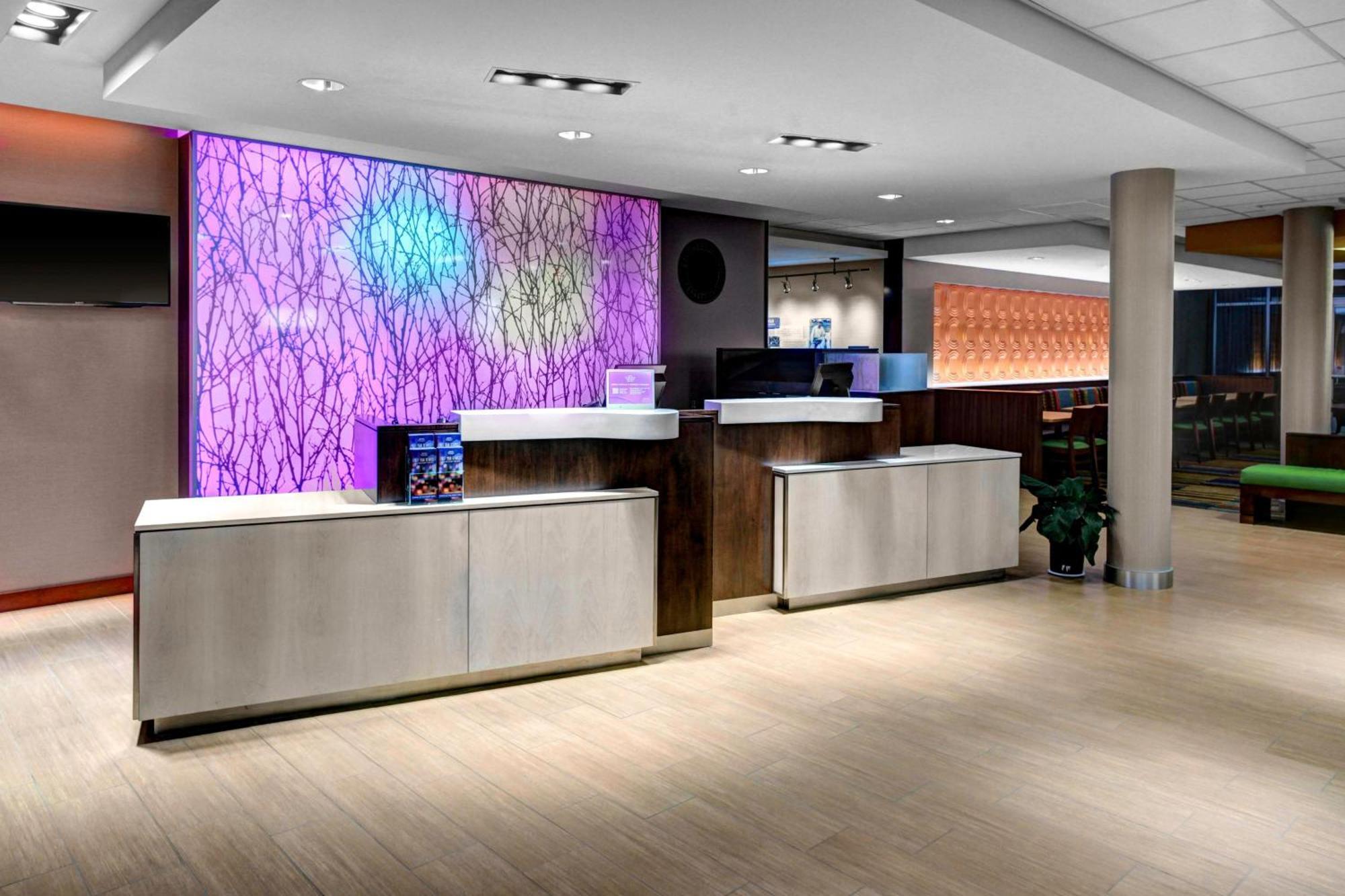 Fairfield Inn & Suites By Marriott Lansing At Eastwood Екстериор снимка