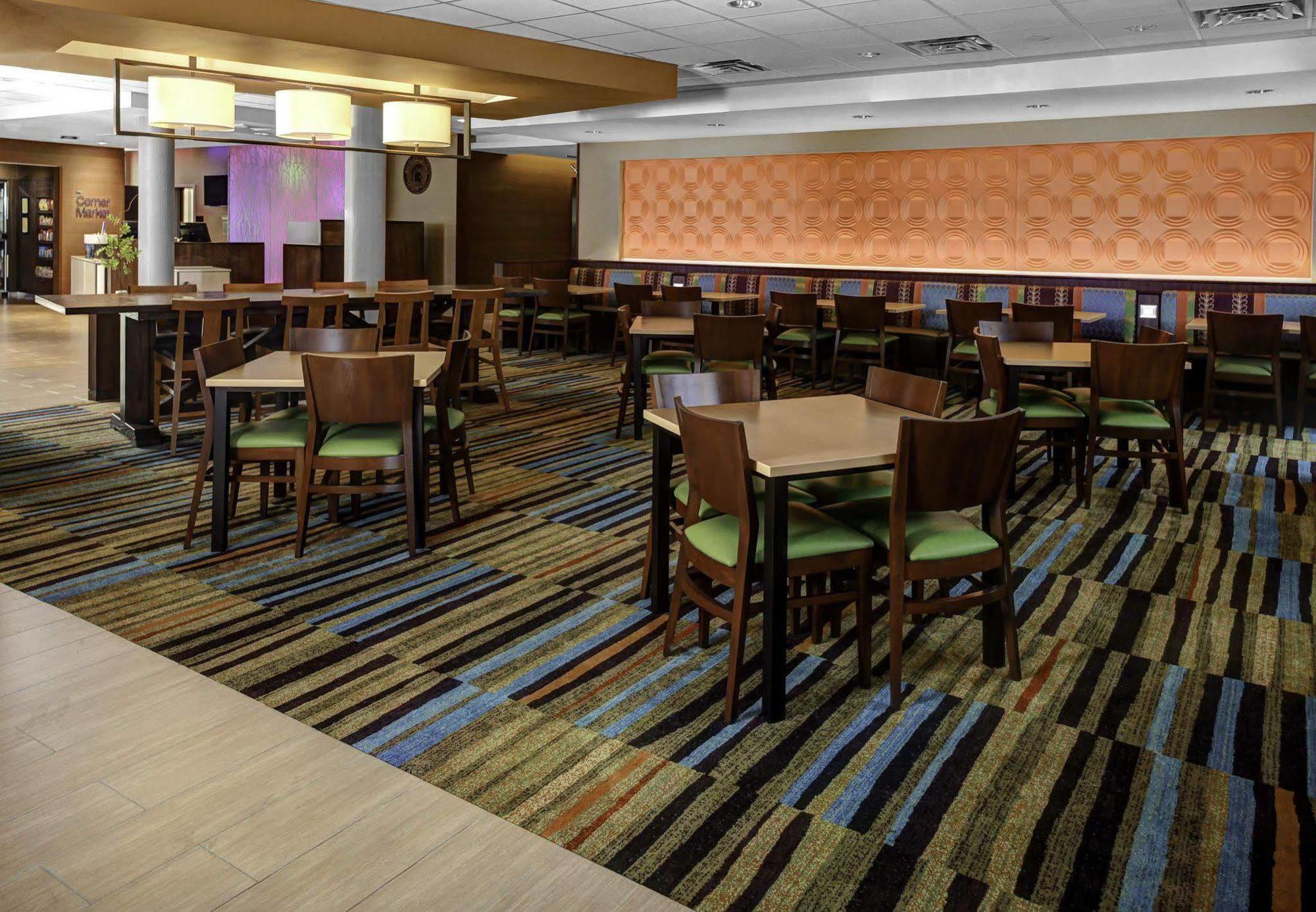 Fairfield Inn & Suites By Marriott Lansing At Eastwood Екстериор снимка
