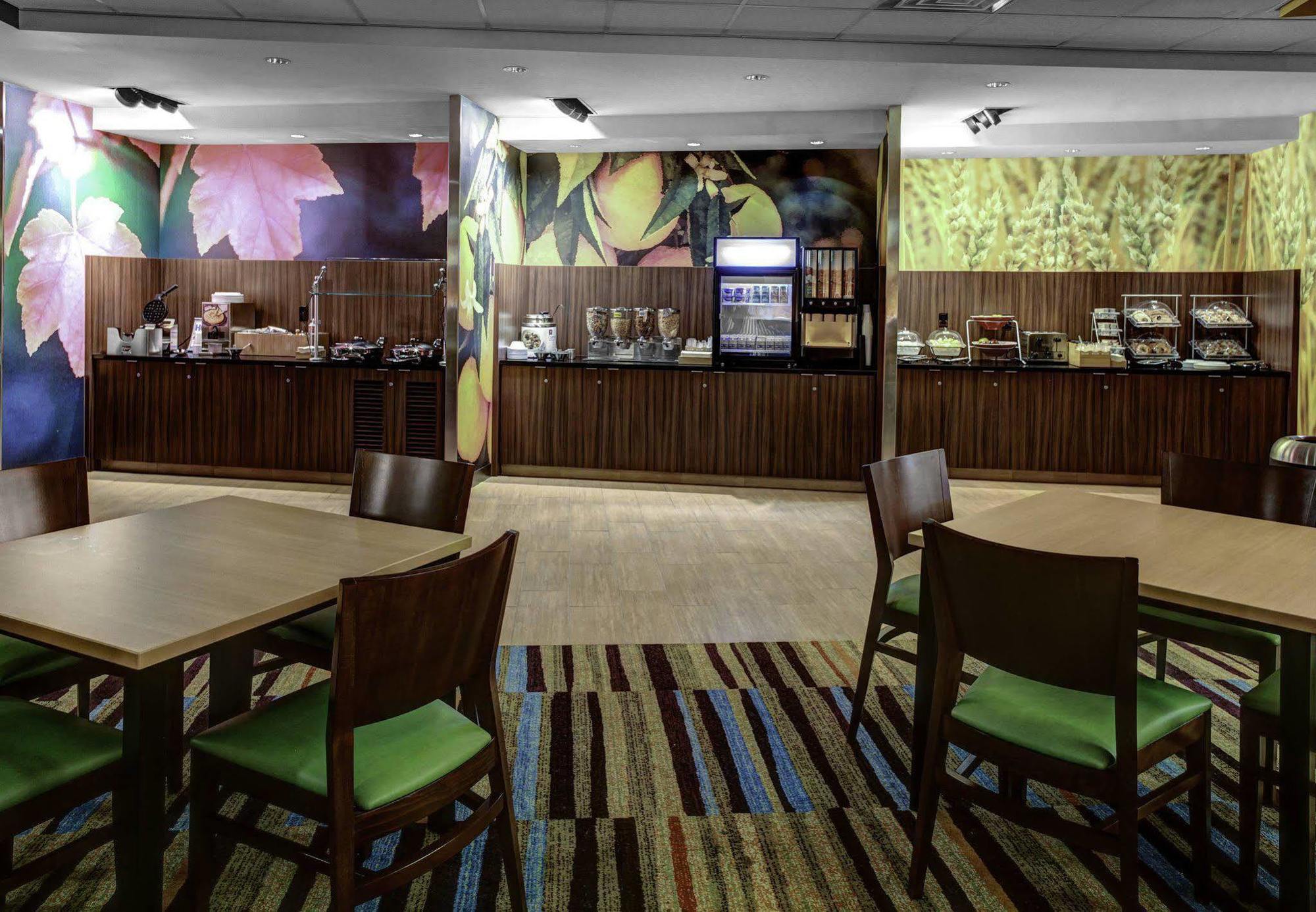 Fairfield Inn & Suites By Marriott Lansing At Eastwood Екстериор снимка