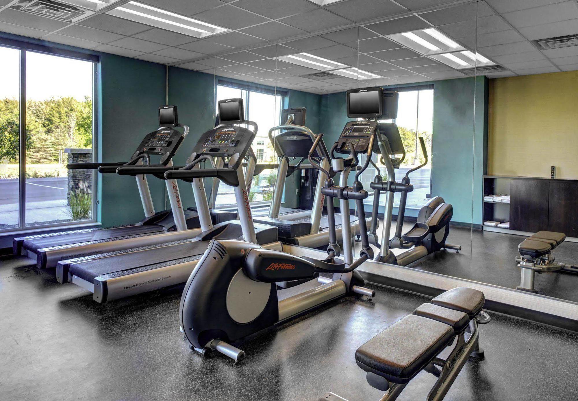 Fairfield Inn & Suites By Marriott Lansing At Eastwood Екстериор снимка
