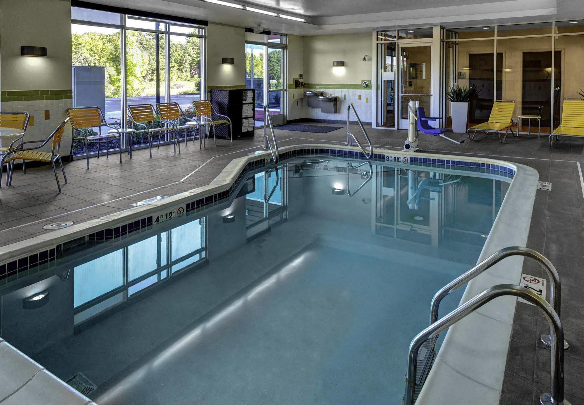 Fairfield Inn & Suites By Marriott Lansing At Eastwood Екстериор снимка