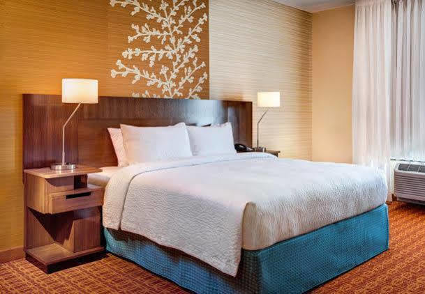 Fairfield Inn & Suites By Marriott Lansing At Eastwood Екстериор снимка